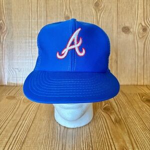 Atlanta Braves Trucker Hat Snapback Cap Blue Red Line Logo MLB UI Inc Baseball